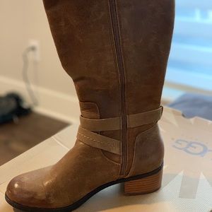 Ugg boots. Size 9. Like new